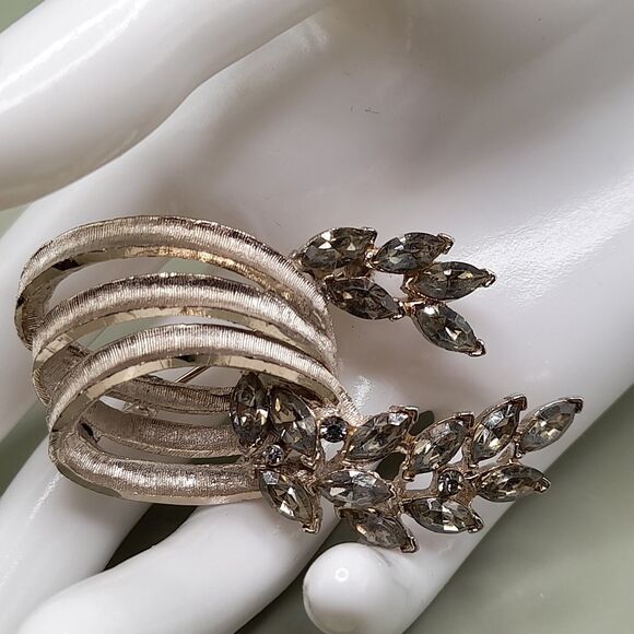 Vintage B.S.K. Brooch Gray Rhinestones, Silver Tone, 2 1/2 Inch - Picture 8 of 13